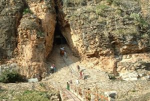 Yaganti Caves